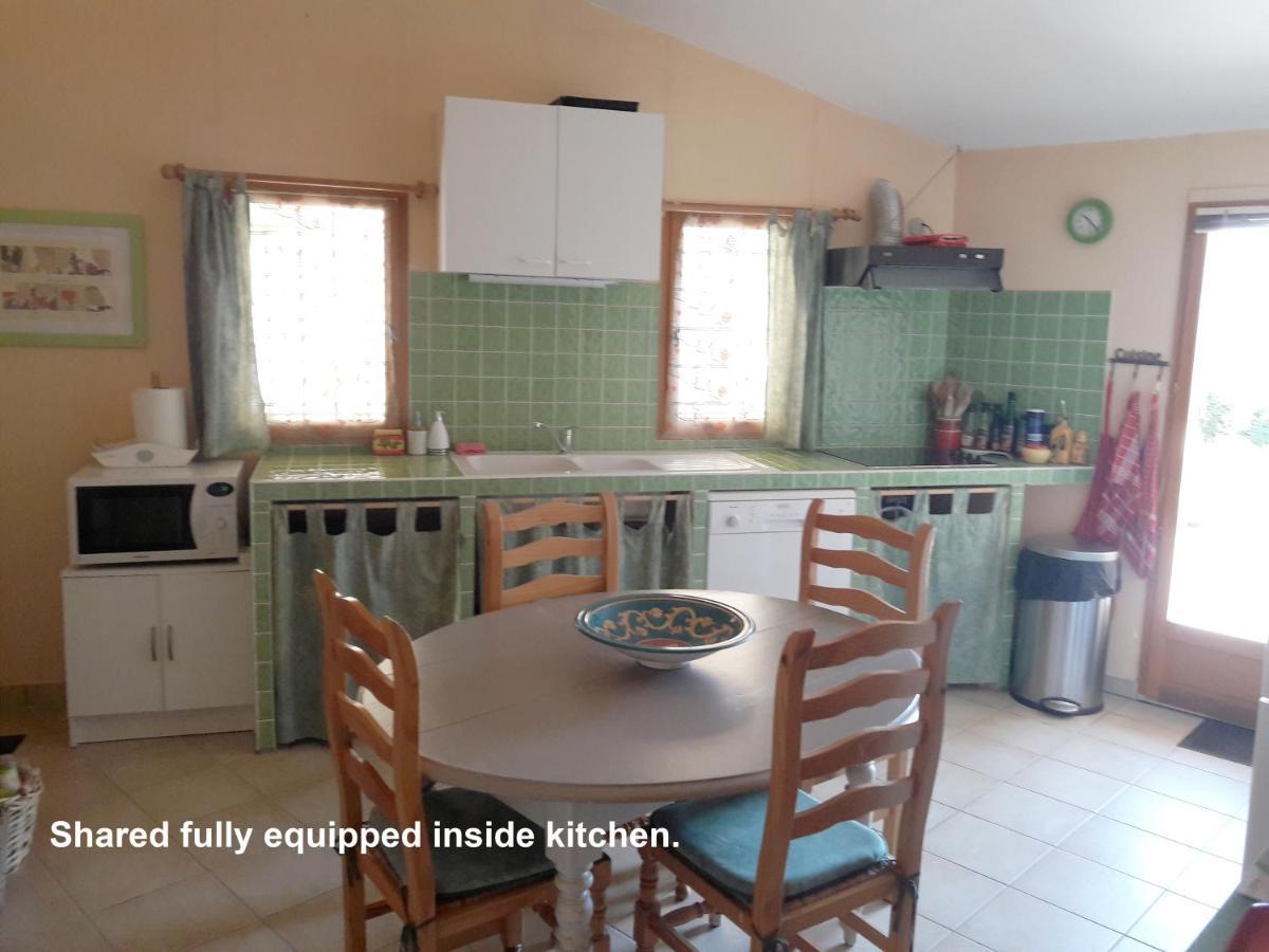 Bed and Breakfast Les Cerises Saint-Saturnin-lès-Apt Esterno foto