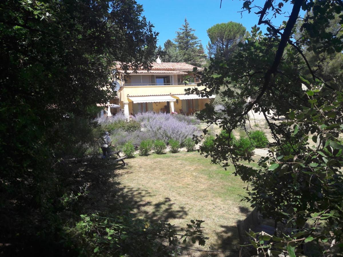 Bed and Breakfast Les Cerises Saint-Saturnin-lès-Apt Esterno foto