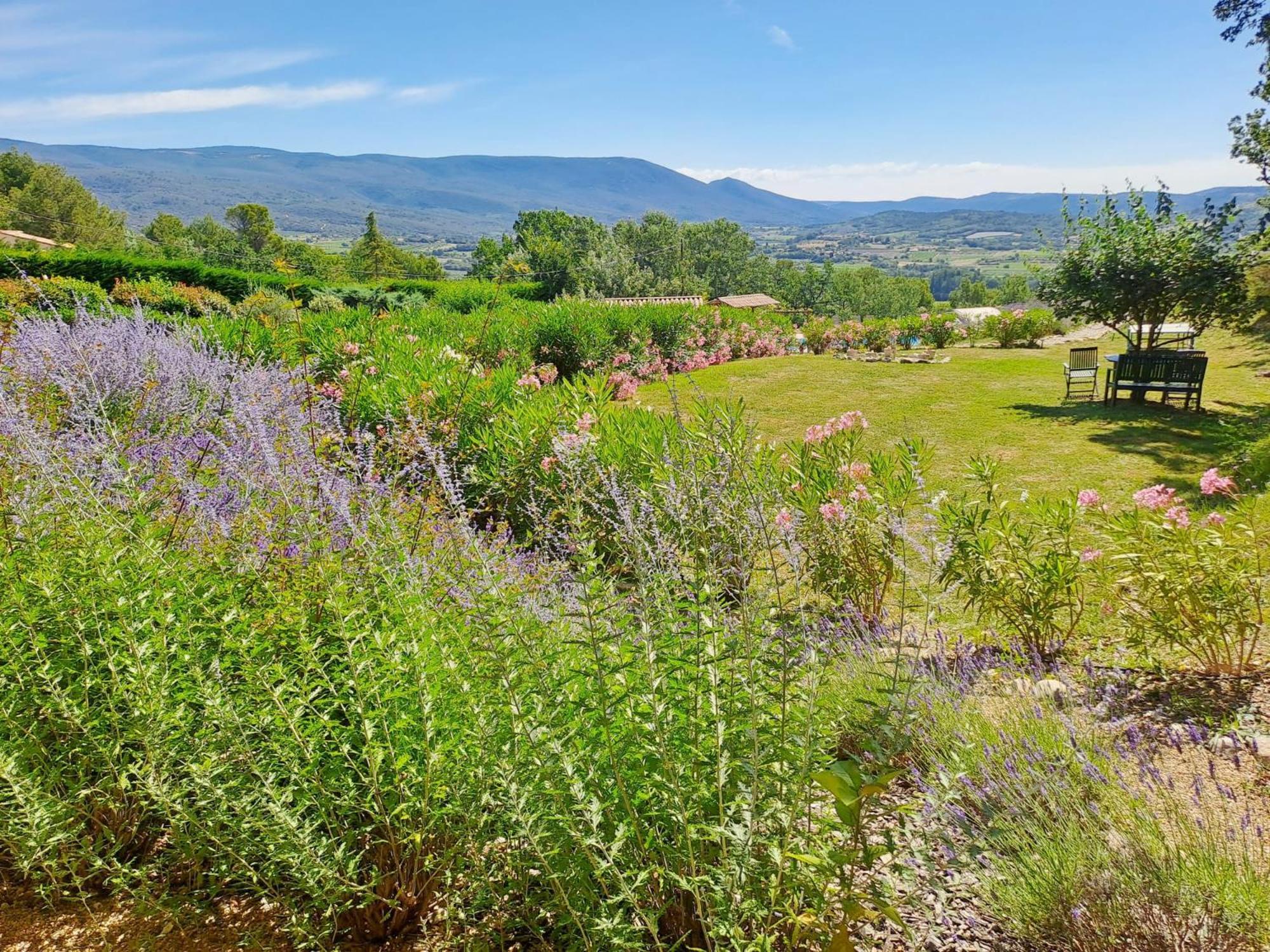Bed and Breakfast Les Cerises Saint-Saturnin-lès-Apt Esterno foto